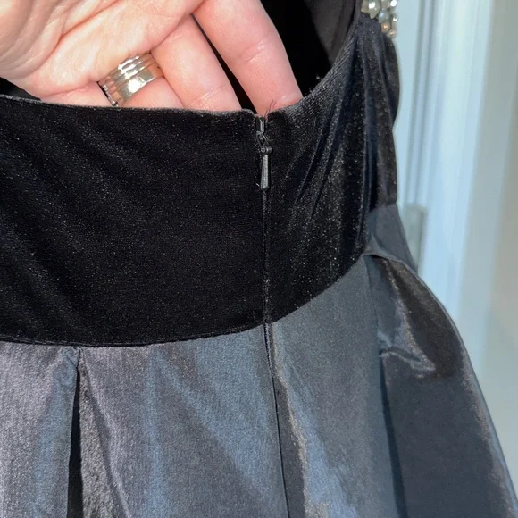 NWT Mac Duggal 77269R - Black Beaded Open Back Pocketed Ball Gown - Picture 7 of 10